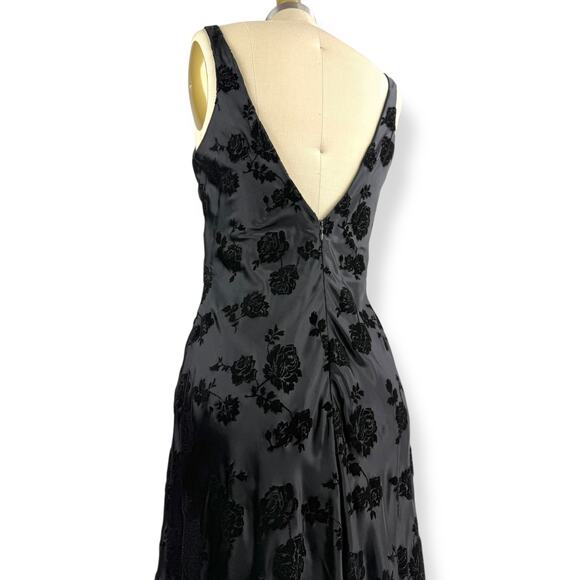 90's Morticia Addams black velvet rose deep v-back gown with train by NIKI LIVAS - Picture 7 of 16